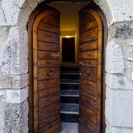 Апартаменты Casa Della Torre In Borgo Medievale