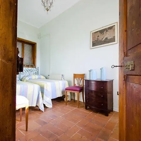 Casa Della Torre In Borgo Medievale * Stroncone