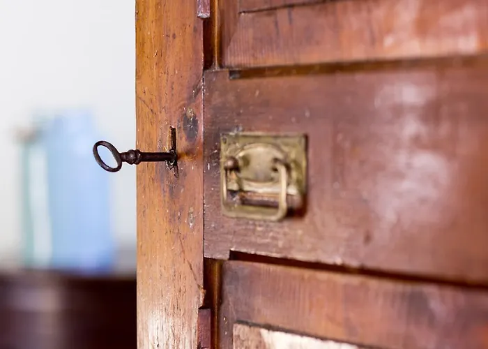 Casa Della Torre In Borgo Medievale