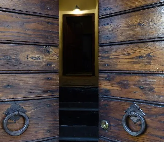 Casa Della Torre In Borgo Medievale * Stroncone